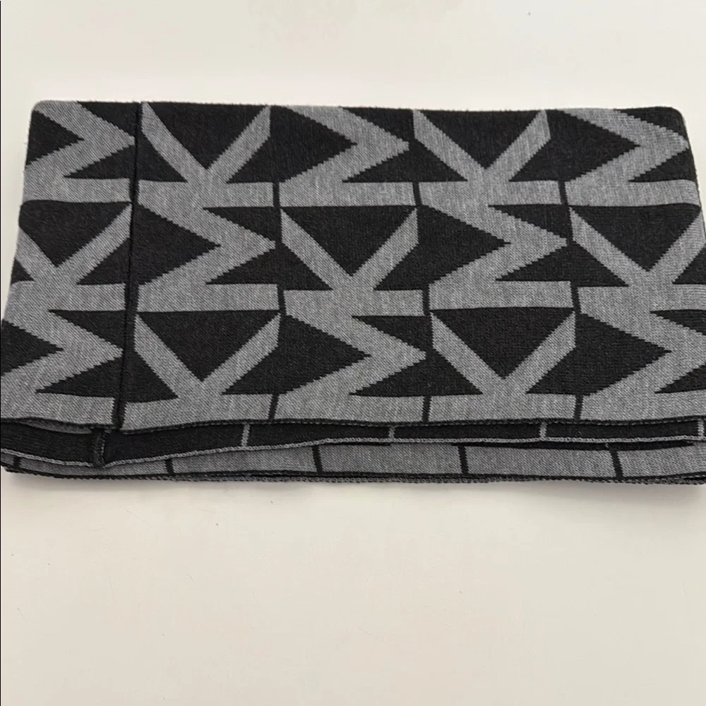 Michael Kors Black and Gray Geometric Infinity Scarf‎